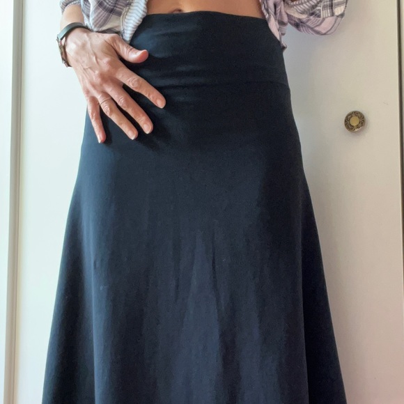 Pure & Simple Black A-line Skirt - Picture 1 of 4